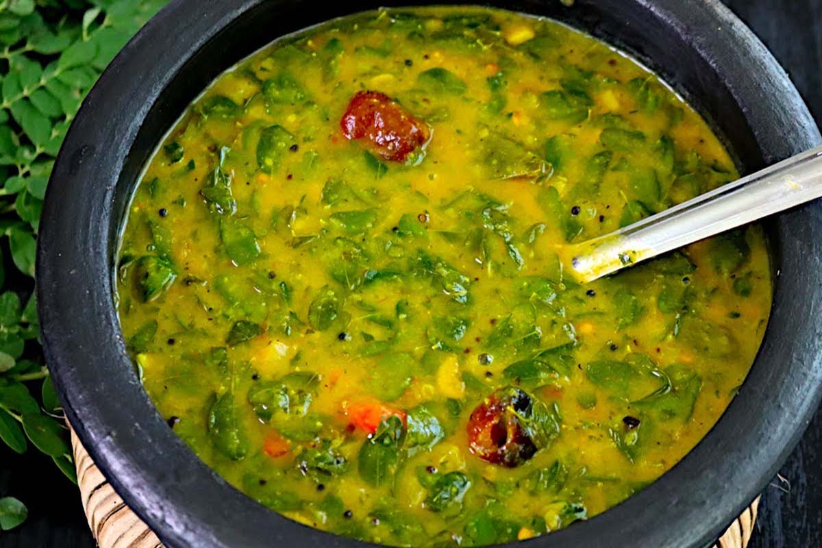 முருங்கைக்கீரை கொள்ளு குழம்பு... எடையைக் குறைக்க சரியான ரெசிபி | How To Prepare Murungai Keerai Kollu Kuzhambu