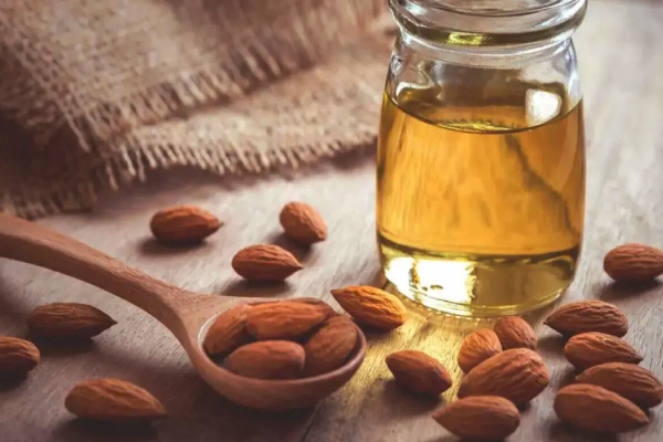 மூக்கில் இரண்டு சொட்டு பாதாம் எண்ணெய் விடுங்க- இந்த நோய்கள் வராது | Benefits Of Putting 2 Drops Almond Oil In The Nose