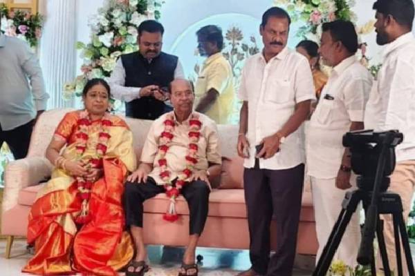 அம்பலமான 2வது திருமணம் - அதிர்ச்சியில் பாமக தொண்டர்கள்! | Ramadoss Second Wife Anniversary Photos Viral