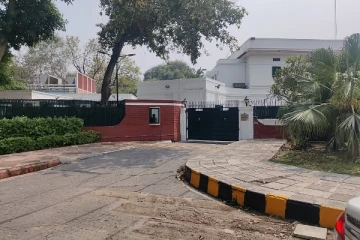 கழிவறையில் இருந்து மீட்கப்பட்ட பிரித்தானிய அரசாங்கத்தின் ரகசிய ஆவணம்!