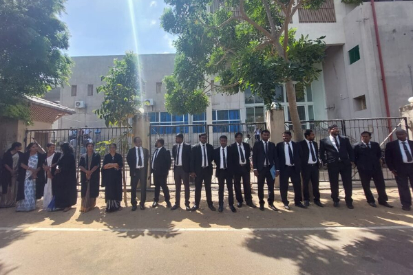 நீதிக்கான போராட்டத்தை மேற்கொள்ள அனைவரும் முன்வரவேண்டும் : மாவை சேனாதிராஜா | Carry Out Protest Tamil People Call Mavai