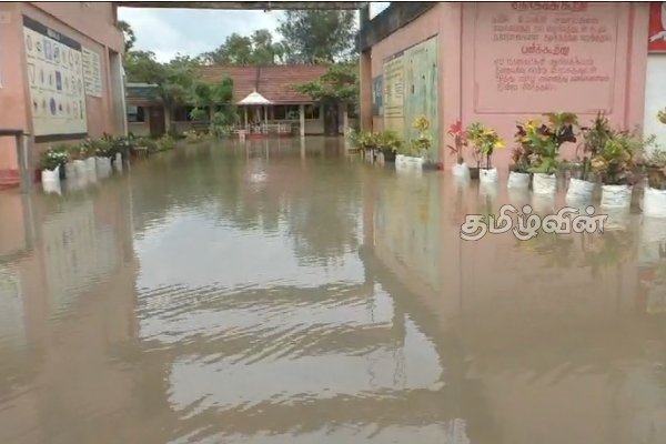 சீரற்ற காலநிலை: வெள்ளத்தில் மூழ்கிய புது குடியிருப்பு நகரம் | Flooded New Residential City Mullaitivu