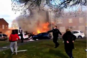 பிரித்தானியாவில் சற்று முன் நடந்த பயங்கர வெடி விபத்து! 2 பேர் தீயில் கருகி பலியான சோகம்