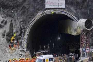 சில்க்யாரா சுரங்கப்பாதையில் சிக்கியிருந்த 41 தொழிலாளர்களும் பத்திரமாக மீட்பு!