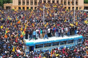 සියලු මන්දිර හැරයාමට අරගලකරුවන් තීරණය කරයි..! හදිසියේම නිකුත්කළ විශේෂ නිවේදනය..(VIDEO)