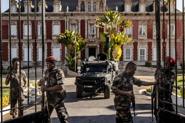 மடகஸ்காரில் ஆட்சியை கைப்பற்றிய இராணுவம் | The Military Seized Power In Madagascar