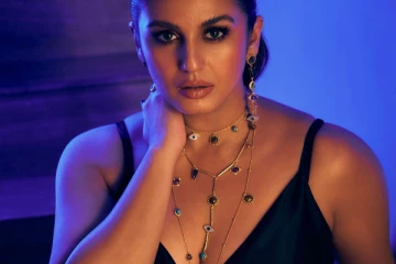 வலிமை ஹீரோயின் ஹுமா குரேஷியின் படுஹாட் போட்டோஷூட்