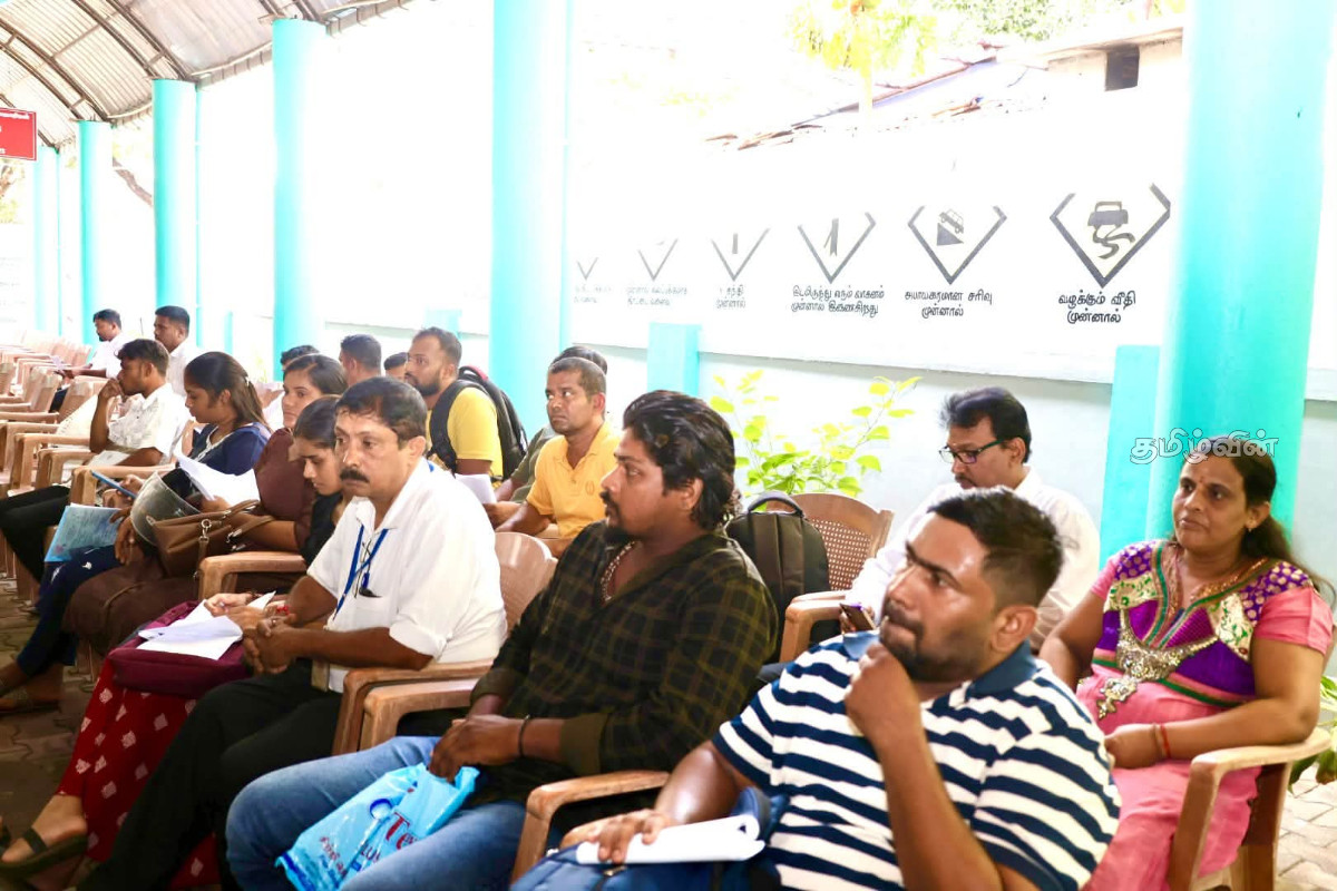 யாழ். மக்களின் நலனுக்காக அரச சேவைகள் விரிவாக்கம் - புதிய மோட்டார்சைக்கிள் பதிவுச் சேவை ஆரம்பம் | New Motorcycle Registration Service Launched யாழ். மக்களின் நலனுக்காக அரச சேவைகள் விரிவாக்கம் - புதிய மோட்டார்சைக்கிள் பதிவுச் சேவை ஆரம்பம் | New Motorcycle Registration Service Launched