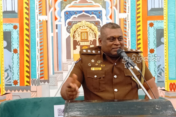 பள்ளிவாசல்களின் உதவியை நாடும் கல்முனை தலைமை பொலிஸார் | Kalmunai Police Headquarters Seeks Help Mosques