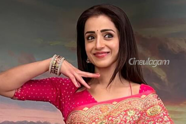 நடிகை திரிஷா கும்பிடும் சாமி.. எப்போதும் உடன் வைத்திருக்கும் சிலை போட்டோவை பாருங்க | Trisha Always Close To This God