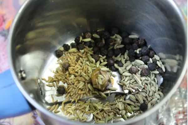 நெஞ்சு சளியை ஓட ஓட விரட்டும் நாட்டுக்கோழி சூப்... 5 நிமிடத்தில் செய்யலாம்! | Nattu Kozhi Soup Recipe