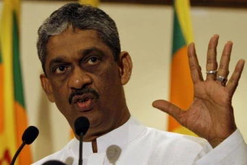 ஹரினுடன் ஏற்பட்ட முறுகல் நிலைக்கான காரணம் என்ன...! சரத் பொன்சேகா விளக்கம்