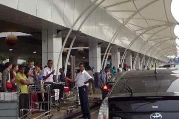 இலங்கைக்கு கொண்டு வரப்பட்ட தங்கத் தூள்!