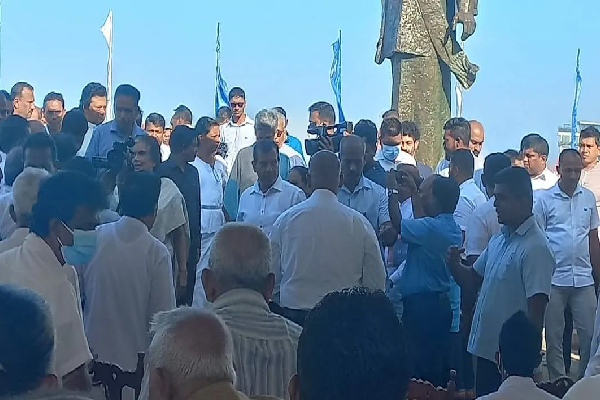 பண்டாரநாயக்கவின் ஜனன தின நிகழ்வுகள் இரண்டு இடங்களில் | Bandaranaike S Birthday Events At Two Locations