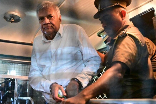 ரணிலை காண விடியுமுன்னரே சிறைசாலைக்கு படையெடுத்த அரசியல்வாதிகள்! | Politicians Stormed Prison Before Dawn See Ranil
