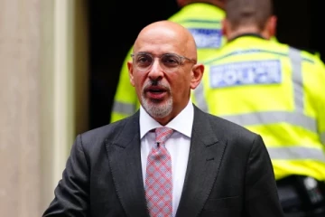 பிரித்தானியாவில் கன்சர்வேட்டிவ் கட்சியின் தலைவர் இன்று பதவி நீக்கம்!