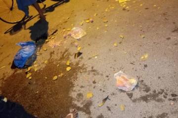 பெண் மீது மோதி விபத்தை ஏற்படுத்திய இளைஞர் தப்பியோட்டம்: யாழில் சம்பவம் (Photos)