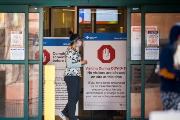 கொரோனா கட்டுப்பாடுகளை நெகிழ்த்தும் கனேடிய மாகாணம்: நிபுணர்கள் எச்சரிக்கை