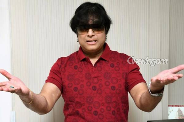 உடல்நிலை சரியில்லாமல் இருந்த நவரச நாயகன் கார்த்திக் தற்போதைய நிலை... வைரலாகும் வீடியோ | Navarasa Nayagan Karthick Latest Health Update உடல்நிலை சரியில்லாமல் இருந்த நவரச நாயகன் கார்த்திக் தற்போதைய நிலை... வைரலாகும் வீடியோ | Navarasa Nayagan Karthick Latest Health Update