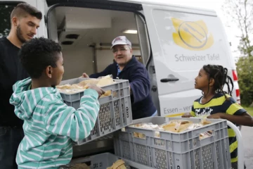 குப்பைக்குச் செல்ல இருந்த 6,500 டன் உணவு: மீட்ட சுவிஸ் தொண்டு நிறுவனம்