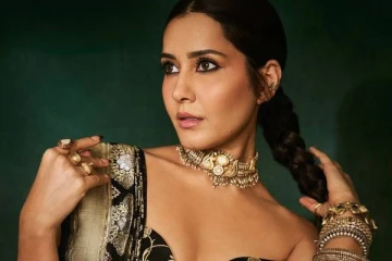 கிளாமரில் தாராளம் காட்டும் அரண்மனை 4 நடிகை ராஷி கண்ணா.. மிரண்டு போகும் ரசிகர்கள்..