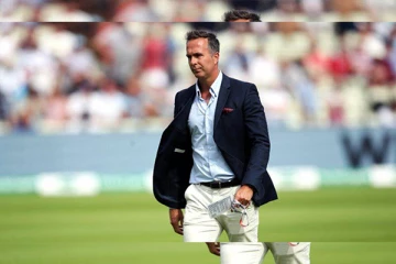 இனவெறி குற்றச்சாட்டு : இங்கிலாந்து கிாிக்கட்  அணியின்  வீரா் பிபிசி நிகழ்ச்சியில் இருந்து நீக்கம்