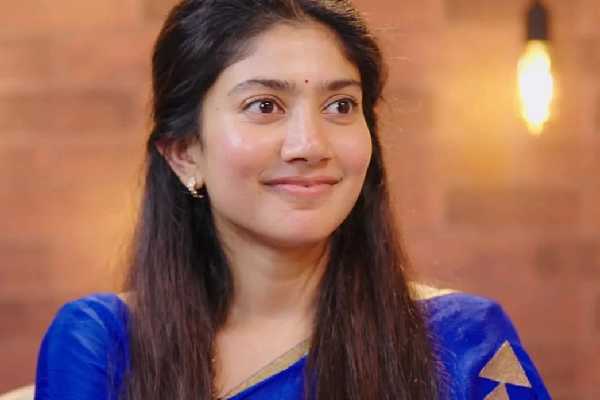 சாய் பல்லவிக்கு என்னதான் ஆச்சு? தமிழ் பக்கமே காணாமே... | Why Sai Pallavi Not Commit Tamil Films After