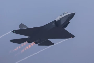 5ஆம் தலைமுறை போர் விமானத்தை 50% தள்ளுபடியில் பாகிஸ்தானுக்கு விற்கும் சீனா - இந்தியாவிற்கு ஆபத்தா?