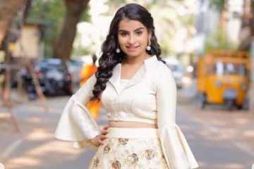 கையில் Tripsவுடன் புகைப்படம் வெளியிட்ட ஷிவாங்கி- மருத்துவமனை புகைப்படம், ரசிகர்கள் ஷாக்