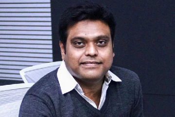 இசையமைப்பாளர் ஹாரிஸ் ஜெயராஜின் மகனை பார்த்துள்ளீர்களா..அச்சு அசல் அவரை போலவே இருக்கிறாரே