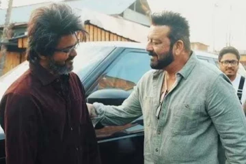 விஜய்யின் ஹேர்ஸ்டைலை கேலி செய்த ரசிகர்கள்! வைரல் புகைப்படம்