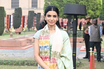 குடியரசு தலைவர் விருந்தில் நடிகை சமந்தா.. யாரை சந்தித்துள்ளார் பாருங்க