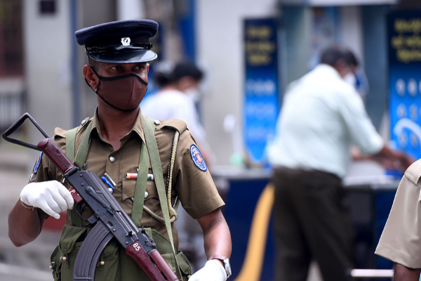 தமிழர் பிரதேசத்தில் துப்பாக்கியுடன் ஒருவர் சுற்றிவளைப்பு | Police Arrest Man Using Rifle For Deer Hunting