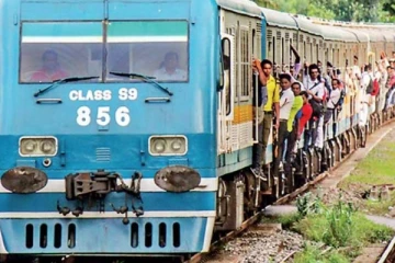 දුම්රිය නියාමකවරුන් හදිසි වැඩ වර්ජනයක් - දුම්රියත් නවතියි..