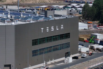 டெஸ்லா கார்களை வாங்கவேண்டாம்... எலான் மஸ்குக்கு எதிராக சமூக ஆர்வலர்கள் அதிரடி