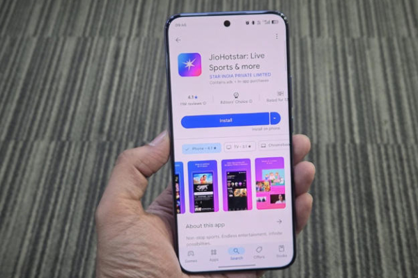 இனி ஜியோ ஹாட்ஸ்டாரில் கிரிக்கெட் பார்க்க முடியாதா? - புதிய ஒளிபரப்பாளரை தேடும் ஐசிசி | Jio Hotstar To Exit From Icc Broadcast Rights