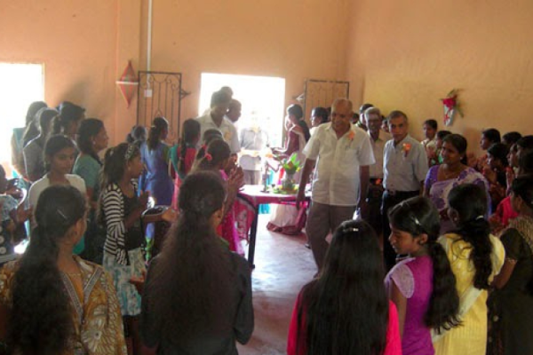 விடுதலைப்புலிகளின் முன்னாள் உறுப்பினர் கே.பி நடத்தும் சிறுவர் இல்லத்தில் சிறுமிகள் தற்கொலை முயற்சி- வெளியான அதிர்ச்சித் தகவல்! - ஐபிசி தமிழ்