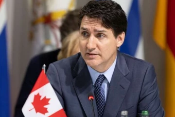 கட்சித் தலைவர் பதவியிலிருந்து விலகுமாறு கனடிய பிரதமரிடம் மீண்டும் கோரிக்கை