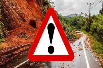 நான்கு மாவட்டங்களில் மண்சரிவு எச்சரிக்கை நீடிப்பு