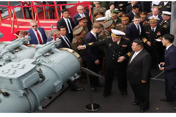 ரஷ்யாவுடன் ஆயுத பரிமாற்றத்தை உறுதி செய்த வட கொரிய அதிபர் | Kim Jong Un Impressed By Russia Aircraft