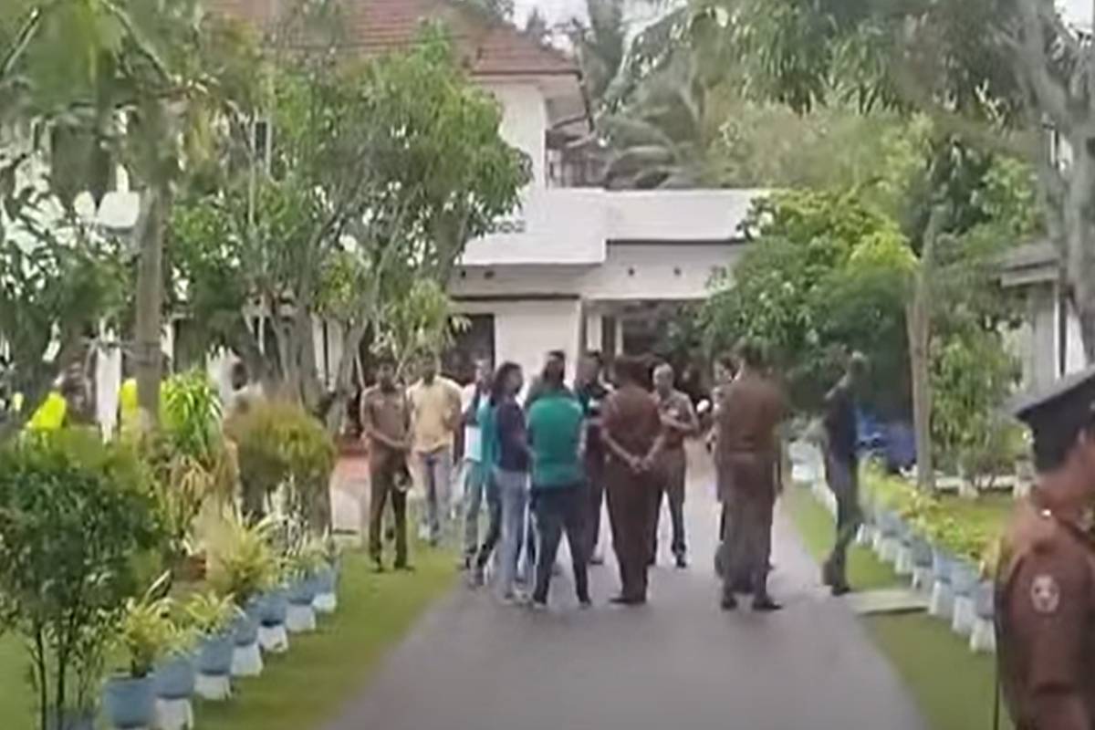 இலங்கையில் அதிகாலையில் இடம்பெற்ற அதிர்ச்சி சம்பவம்! மற்றுமொரு பொலிஸ் அதிகாரி உயிர் மாய்ப்பு.. | Police Officer Commits Suicide