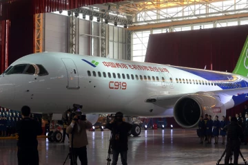 சீனாவில் தயாரிக்கப்பட்ட முதல் பயணிகள் விமானம்
