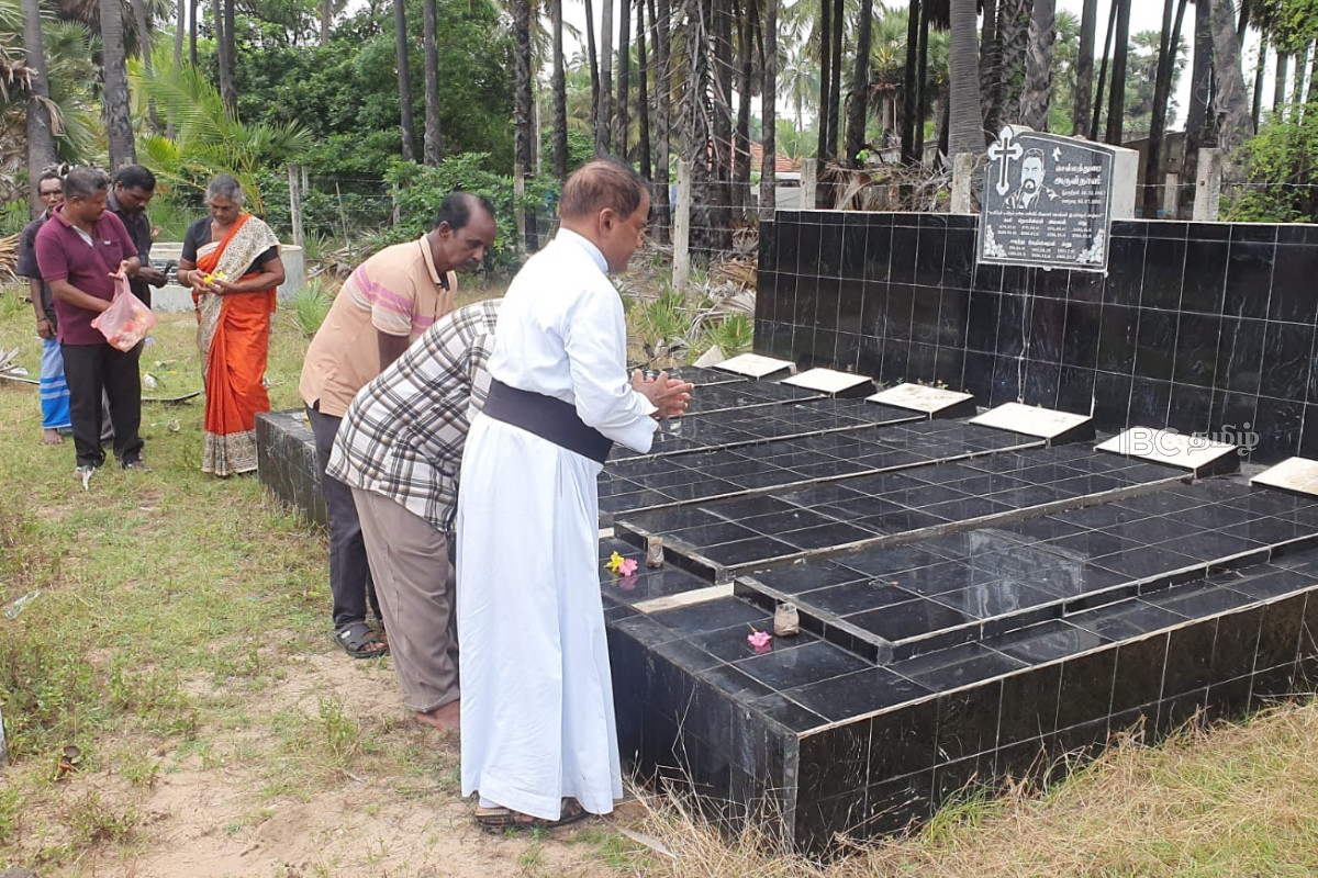 வடுக்களைச் சுமந்து வரும் 17 ஆவது ஆண்டு: தமிழர் பகுதிகளில் தொடரும் நினைவேந்தல்கள் | Mullivaikkal Remembrance Week Day 2 Events