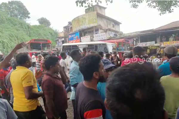 நாடளாவிய ரீதியில் எரிபொருள் நிலையங்களில் இடம்பெறும் மோசடி: மக்கள் குற்றச்சாட்டு (Photos) | Fraud At Fuel Stations Nationwide