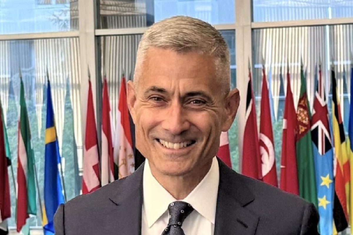 இலங்கையை நோக்கி படையெடுக்கும் அமெரிக்க உயர் புள்ளிகள் | Us Assistant Secretary Of State Arrives Sri Lanka