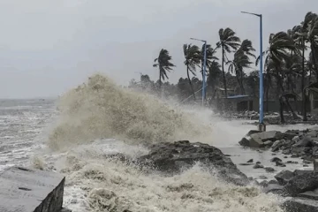 மீனவர்களுக்கு அவசர எச்சரிக்கை
