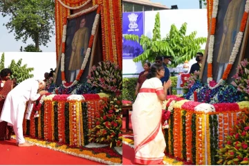 அம்பேத்கர் உருவ படத்திற்கு குடியரசு தலைவர், பிரதமர் மலர் தூவி மரியாதை