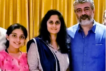 மேடையில் நடனம் ஆடிய அஜித்.. கீழே இருந்து சிரித்த ஷாலினி