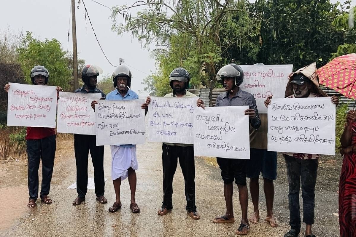 யாழ்.கீரிமலையில் 300 டிப்பர் கழிவுகள் ; கொட்டும் மழையிலும் மக்கள் போராட்டம் | 300 Tipper Loads Of Waste At Keerimalai Jaffna யாழ்.கீரிமலையில் 300 டிப்பர் கழிவுகள் ; கொட்டும் மழையிலும் மக்கள் போராட்டம் | 300 Tipper Loads Of Waste At Keerimalai Jaffna