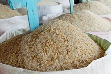 சிவப்பரிசியில் பச்சை அரிசியைக் கலந்து விற்பனை